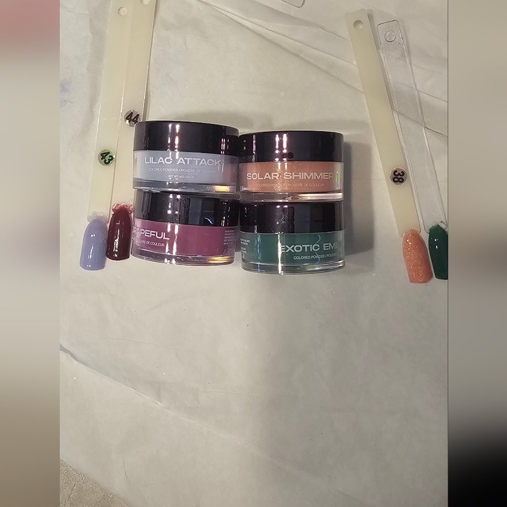 French Nail Tips Set with Assorted Dipping Powders - Picture 8 of 11